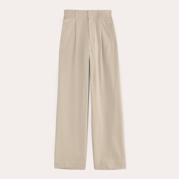 NWT Everlane Women's Draper Pleated Pant in Buttersmooth in Sandstone, Size 2 - Picture 3 of 6